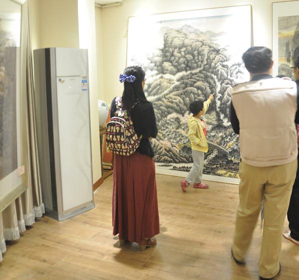 ��̨�黭Ժ���н�����ʽ���黭��Ʒչ��Ļ