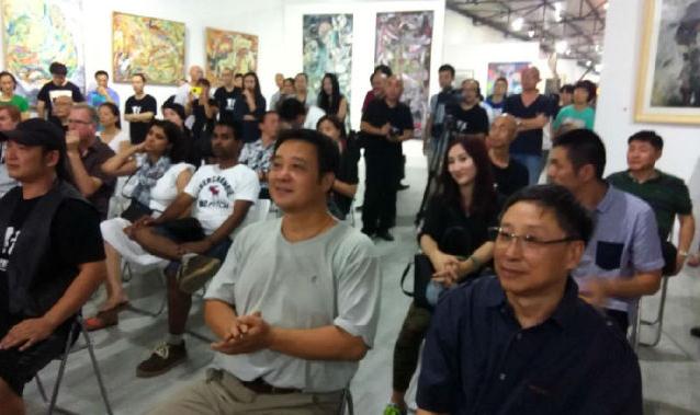 �й���Ұ������Ⱥ��Ա��Ʒ����չ�ڶ����ھ���Ļ