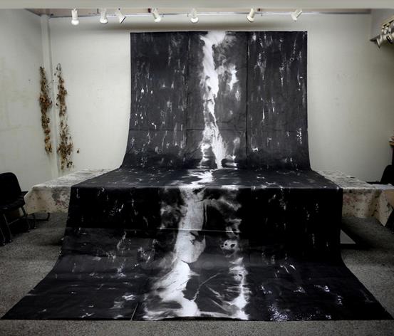 �δӶ��������������»���������Ʒչ