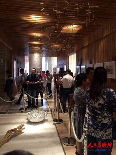 伍建平水彩画展在卓越•浅水湾艺术馆盛大开幕