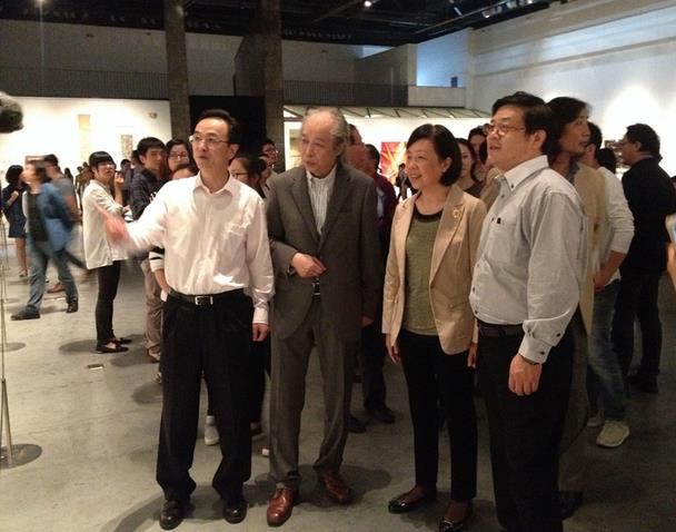 2015•�׽�ȫ�����������ۺϲ��ϻ滭˫��չ��Ļ