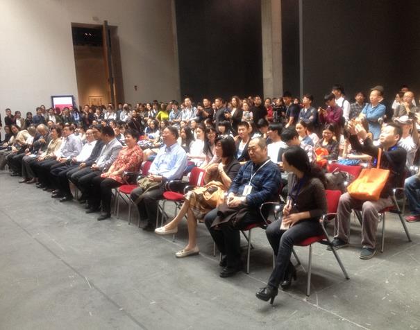 �׽�ȫ���ۺϲ��ϻ滭˫��չ������Ļ