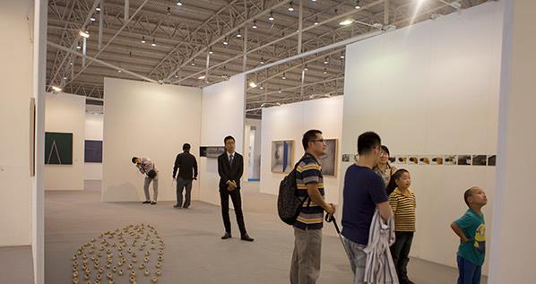 ����������100��չ����2000������Ʒ