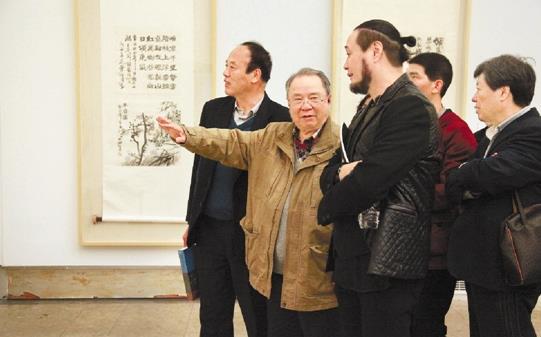 ���ɻ�������Ҷ�����״ΰ�չ