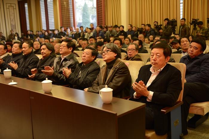 ����ѰԴ�q��īн�� ����ʯ��Ʒչ�ھ���Ļ