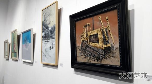 《石佛•石佛》当代艺术展郑州开展 行为艺术引围观