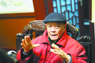 黄鹤楼壁画作者三十年后再登楼 难释武汉情结