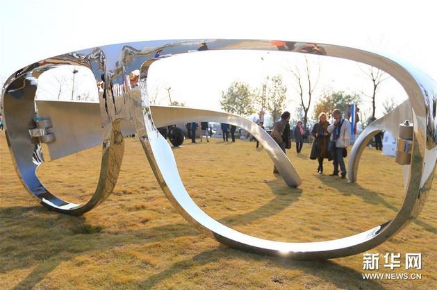 �ൺ���ʵ�����������ɽ����ī����