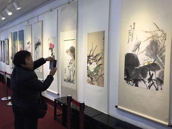 �߹ڻ��������������չ������ͨ��Ļ