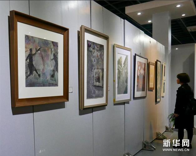 ��ʮ���콭��ʡ�滭չ�ڽ����ϲ���Ļ