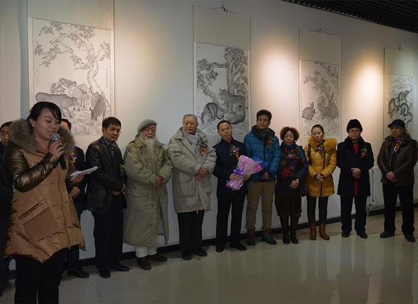 ���߼��ֱʻ���Ʒչ�ھ���Ļ