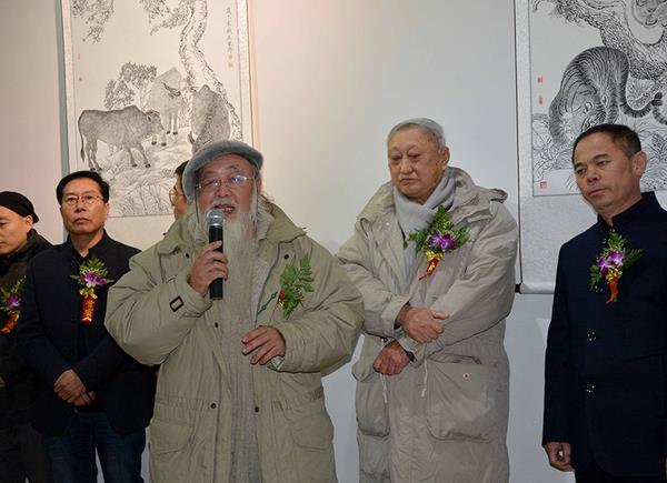 ���߼��ֱʻ���Ʒչ�ھ���Ļ