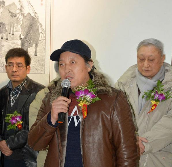 ���߼��ֱʻ���Ʒչ�ھ���Ļ