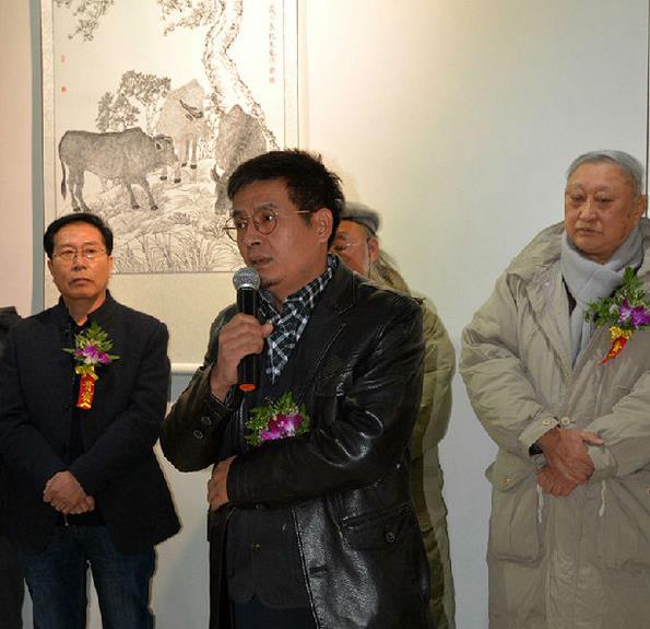 ���߼��ֱʻ���Ʒչ�ھ���Ļ