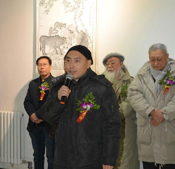 ���߼��ֱʻ���Ʒչ�ھ���Ļ