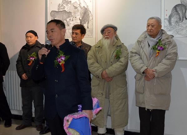 ���߼��ֱʻ���Ʒչ�ھ���Ļ