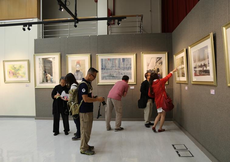 ���߽캣Ͽ����ˮ�ʻ�����չ�ڰ��žٰ�