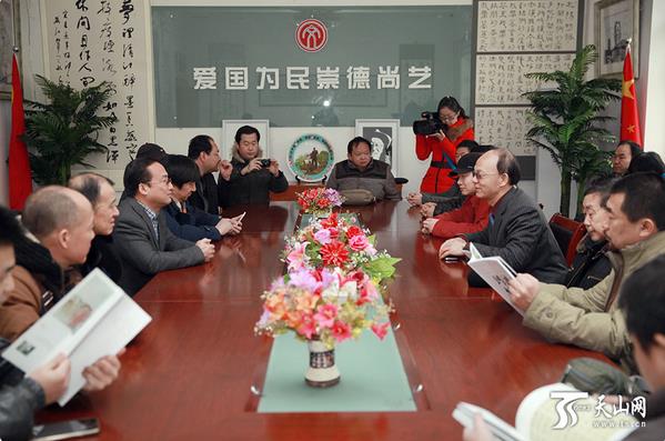 �½�ʯ���ӡ������ݡ�����˹�ٰ�������Ʒ��չ