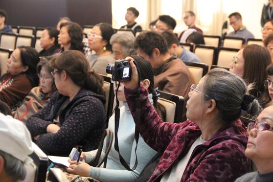 ����������������˹����������˫��չ