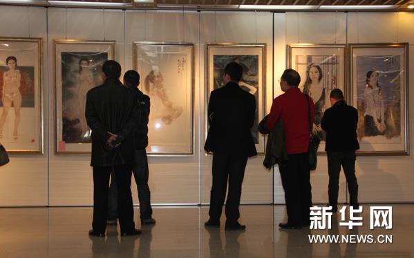 �й������黭������Ʒչ�ھ���Ļ