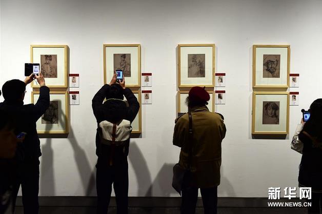 ���ݾٰ조������㱨��������Ʒչ