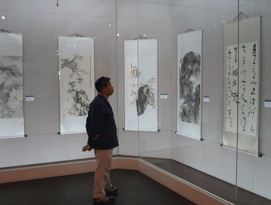 2015�Ϻ����������黭չ����½ٲ������Ժ