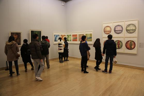 �������ѧԺ�滭ϵ��ʦ��Ʒչ�ھ���Ļ