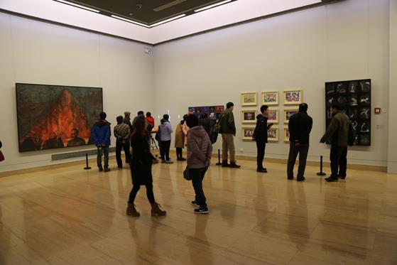 �������ѧԺ�滭ϵ��ʦ��Ʒչ�ھ���Ļ