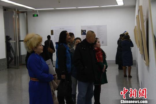 �ɹ�������ͭ�滭��ͼ���������ڰ��չ