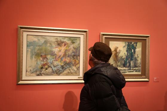 �й�ˮ�������о�չ�ھ�ʢ��Ļ