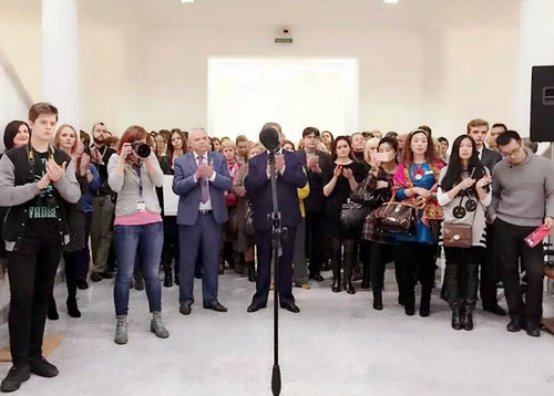 �������ڳ�ı��չ����׶���˹����������