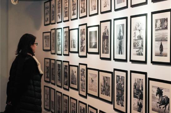 展览成了策展人和批评家的生意经