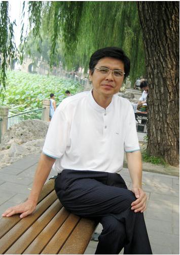 “永”字八法 升“华”始新——翟永华书法印象记