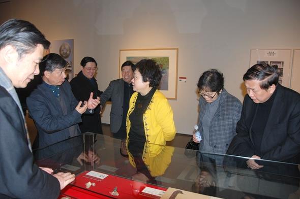 ��ʮ����ȫ����չ��ƷѲչ�Ϻ��л�������