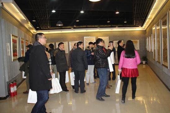 ������һ����黭ʮ��չ�����������ݿ�Ļ����ͼ��