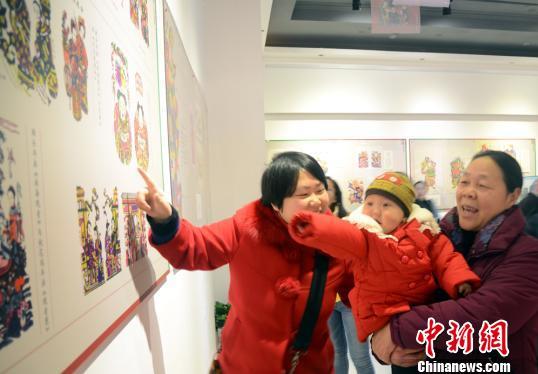 ���ϳ�ɳ�ٰ��껭������̲ͷ�껭��չ