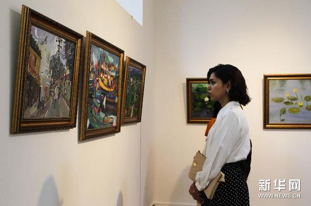 �����й���Ʒ����չ��ӡ���µ��￪Ļ