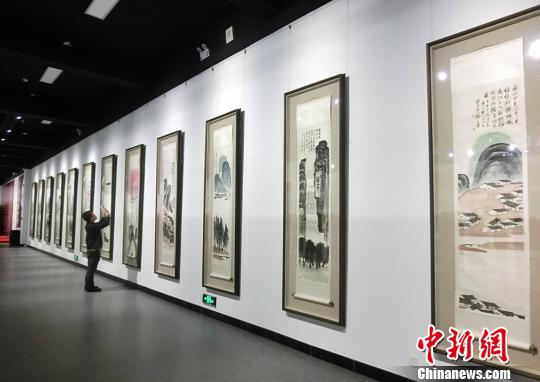 ���ʯ��ɽˮʮ������������չ�� ���۳�10��