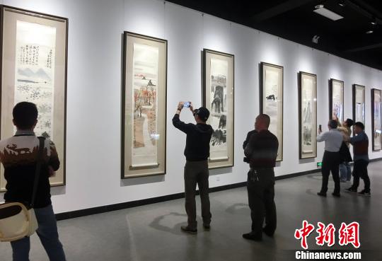 ���ʯ��ɽˮʮ������������չ�� ���۳�10��