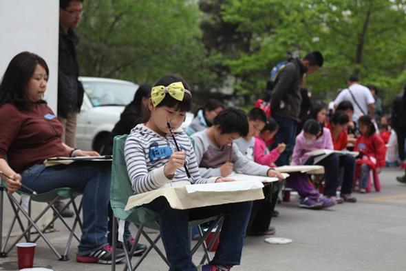 �׻������ݾٰ��׻�֮�����������й���������չ