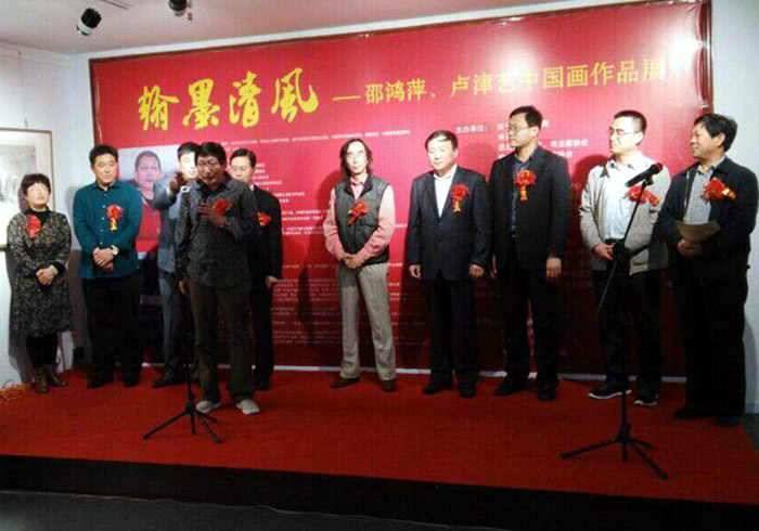 ��չ�����ۺ�Ƽ�����ڻ�չ��Ļʽ�ֳ��´�