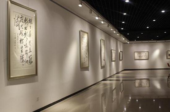 ����ʫ�����������չ�����������ݾ��У���ͼ��