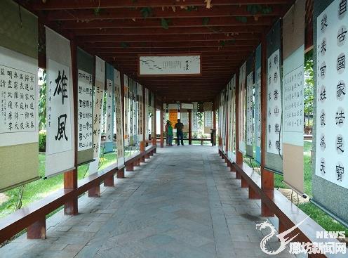 ɽ���ȷ��ٰ��׽���Сѧ���黭������Ʒչ