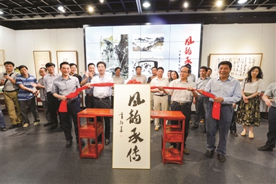 ���ϳд��������黭��Ʒչ�����Ͼ�