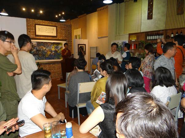 ���V���й���չ����ׯ���������ռ俪Ļ