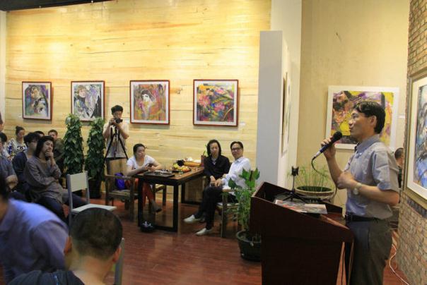 ���V���й���չ����ׯ���������ռ俪Ļ