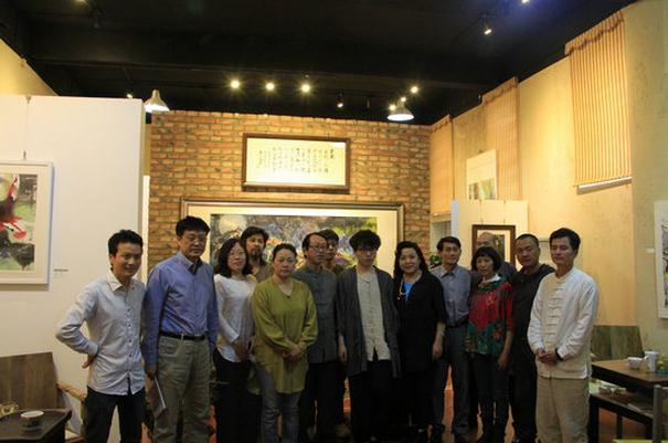 ���V���й���չ����ׯ���������ռ俪Ļ