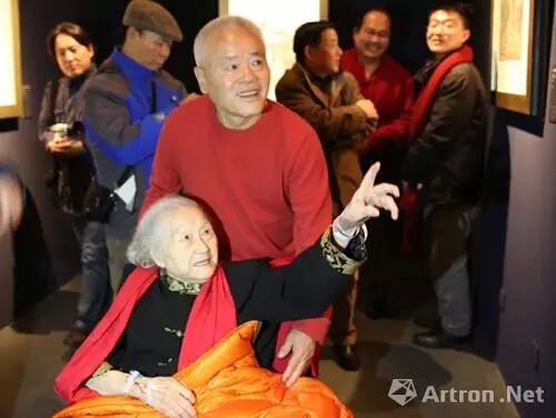 ������Ůʿ�ڶ�����С����������ͬ�²ιۡ���ɽ�޾��������Ⱦ������ϵ����Ʒչ