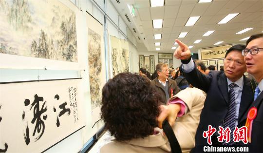 �������ִ������黭����Ʒչ����Ϥ����Ļ