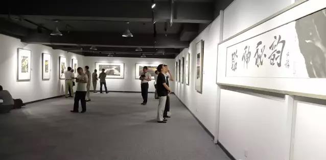 ����֮ʫ�������ָ�ɽˮ��ȫ��Ѳչ�߽�ɽ��Ϋ��